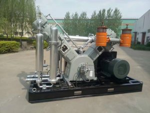 <strong>空壓機(jī)，儲(chǔ)氣罐，噴砂機(jī)</strong>