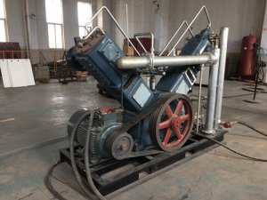 <strong>空壓機(jī)，儲(chǔ)氣罐，噴砂機(jī)</strong>